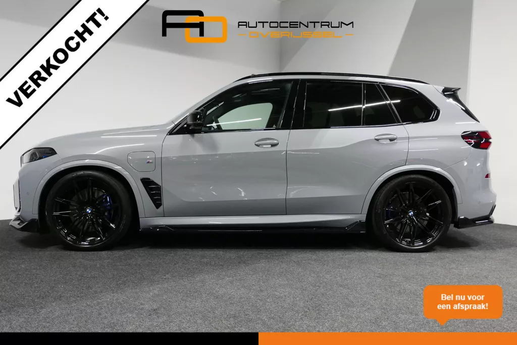 VERKOCHT BMW X5 xDrive50e / Orig. Nederlands / Maxton Design Bodykit V.2 / Skylounge Panoramadak / Stoelkoeling &amp; -verwarming / Elektr. verstelbare voorstoelen + memory / Carbon Interieurdelen / Harman Kardon Surround Sound / Ambienteverlichting / Softclose / HUD BMW Proffesional / Grille Iconic Glow / Luchtvering / Apple Carplay - Android Auto / Trekhaak (zwenkbaar) / 22'' LMV / Achteruitrijcamera / Dodehoek detectie / Ambient Air-pakket