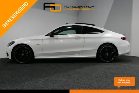 Mercedes-Benz C-klasse Coup&eacute; 200 AMG Line Night Edition / Panoramadak / Apple Carplay - Android Auto / Stoelverwarming / 19'' LMV / Navigatie / Cruise Control / Night Pakket / LED koplampen / Agility Control